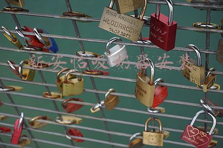 新安怡吸奶器使用方法(新安怡吸奶器介绍及价格)