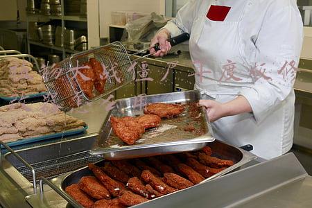 植物大战僵尸修改器版本(《迷你世界》好玩地图推荐，创新版植物大战僵尸，作弊器免费使用)