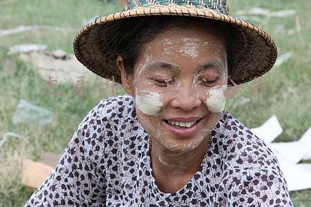 虎牙斗鱼正式合并案例分析(深度｜虎牙斗鱼合并案被叫停背后：中国反垄断走向“事前监管”)