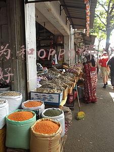 手机华为和oppo哪一款比较好(年度最受欢迎手机品牌出炉：OPPO夺冠，华为次之，vivo没能进前五)