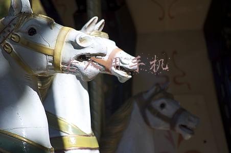 老人用手机