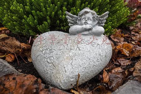洗发水1升等于多少克(不间断的辱骂，随时可能落在屁股上的警棍，分不清昼夜的禁闭室，长达八小时的体罚，“死灰复燃”的矫正学校)