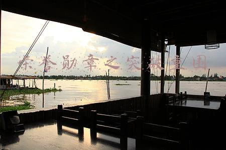 荣誉勋章联合袭击突出重围(“英雄团长”再亮相，头上伤痕让人心疼)
