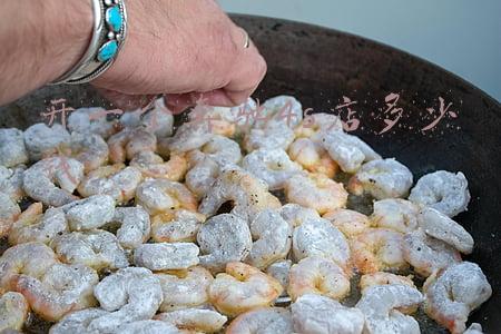 奔驰报价是怎样的：现在一辆奔驰大概要多少钱
