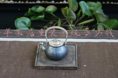 苹果笔记本电脑去苹果店重装系统 收费吗？_苹果店装系统要钱吗