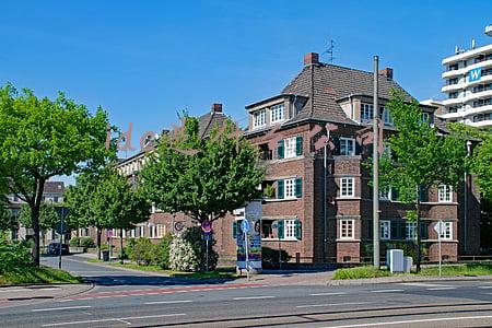 IDC集团(“东数西算”浪潮至，IDC龙头宝信软件却面临被洗牌？)