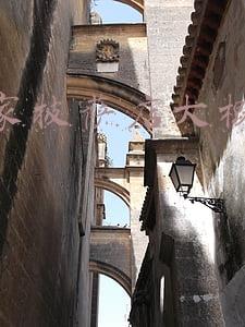 开一家披萨店需要多少钱，想辞职开一家披萨店 不知道需要多少钱 谁能告诉我