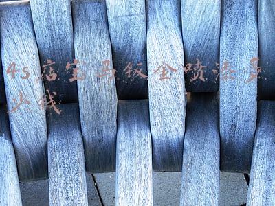 宝马车钣金喷漆多少钱-宝马车刮了喷漆多少钱