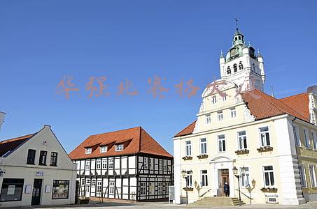 华强北赛格大厦多少层(探访华强北赛格大厦内部：部分商户进楼内发货，物业催促尽快离开)