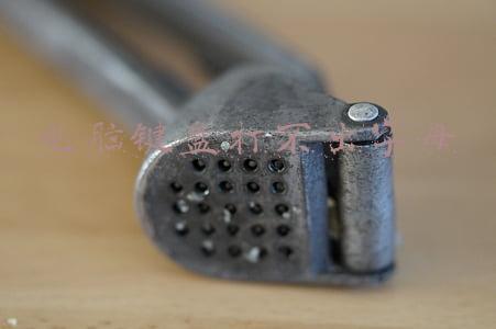 电脑键盘打不出字母只能打数字(电脑键盘失灵了？先别着急换，教你两招轻松修复好)