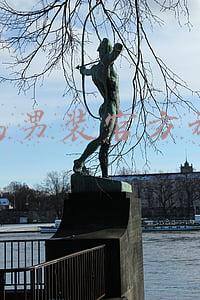 太平鸟男装(太平鸟男装联名系列遭艺术家控诉：未获授权，非法生产)