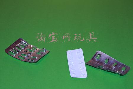 淘宝网玩具枪头盔(头盔爆火！价格翻番，线上线下都在抢购，广西交警回应……)