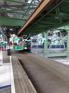 抖音直播营销策略(2021年抖音服装类目短视频直播营销报告)