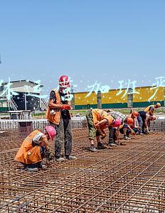 新媒体运营加班严重吗