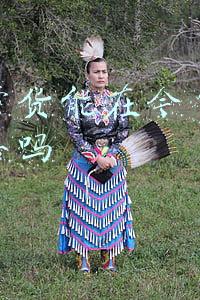 直播带货属于广告吗(直播带货是广告？网红靠谱吗？出问题如何监管？)