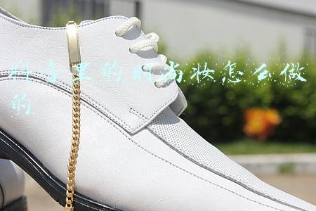 黛妮雅时尚发妆(不同方面告诉你假发该如何选择)