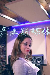 文化产业新闻(陈海荣委员：补短板 促创新 将文化产业发展成为支柱型产业)