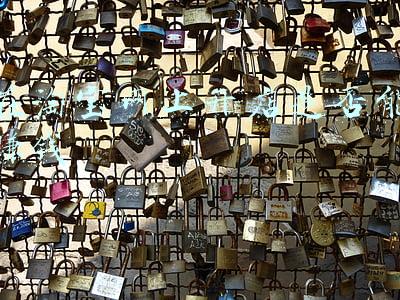 淘宝开店能赚到钱吗(现在开始淘宝开店能赚钱吗，如何实现快速盈利)