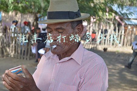 洗车打蜡多少钱-洗车打蜡多少钱一次新车开了8个月需要打蜡吗