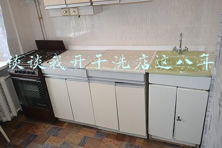 现在开干洗店怎么样(河北大哥开洗衣店，让顾客当“老板”，反倒年赚93万，太轻松了)