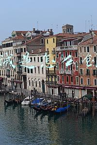李嘉诚是多少岁创业的(22岁跟舅舅借4.5万创业，30岁就年收租1千万，李嘉诚是怎么做到？)