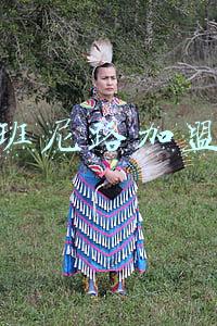 班尼路加盟条件(班尼路新形象店拓展速度势如破竹)