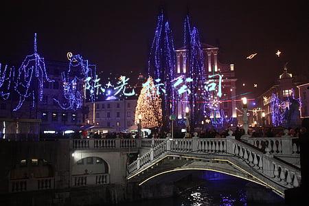 陈光标公司名称(妻子给他下跪，父亲因他闭门不出，陈光标是“中国首善”还是骗子)