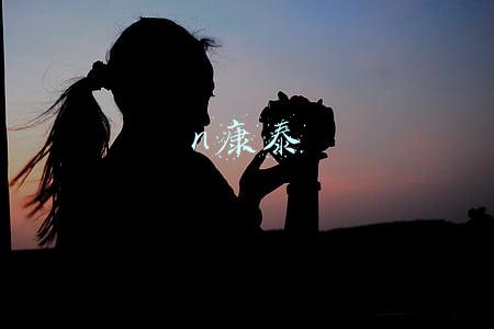 康泰医学股票分析(业绩大跌超四成高管减持 康泰医学为何年内股价跌超七成)