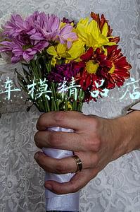 贴车模(贴了3M车膜一年了，这一点真的很实用，来说说我的真实感受)