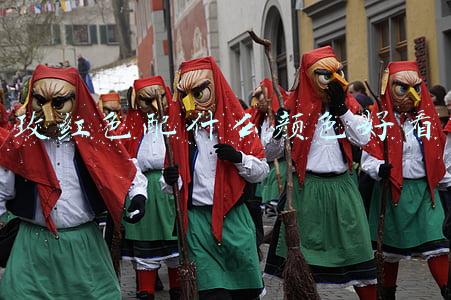 玫红色配什么颜色好看