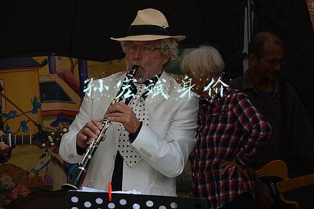 孙宏斌有多少亿钱(孙宏斌被贾跃亭坑150亿，后又5百亿接盘王健林，40亿再接盘李嘉诚)