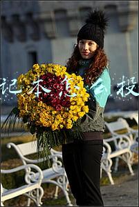 笔记本怎么投屏到电视(笔记本的画面无线投屏到电视上显示，怎么做？)