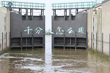 千分尺怎么用视频教程(千分尺的正确使用方法原来是这样？我用了那么多年都用错了)