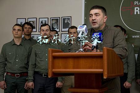 拓乐行李架安装图解(哈弗h4 pro 安装拓乐车顶行李架)