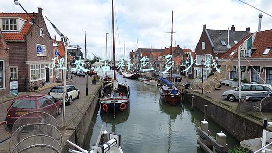 在理发店补色和染色的价格一样吗：理发店补色和染发一样的价钱吗