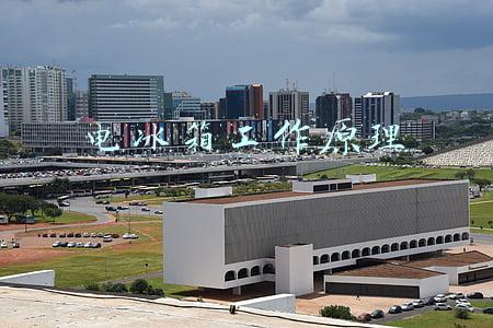 除霜电冰箱工作原理(利用科学原理让冰霜自动脱落，给冰箱除霜，别再动刀动铲了)