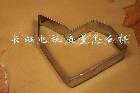 长虹电视怎么投屏(长虹\u0026爱奇艺联手推AI投屏电视 用户好评率99.5%)