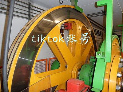 tiktok账号交易平台(在TikTok卖号，每月躺赚十万)