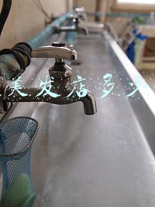 开一个理发店大概需要多少钱；自己一个人开个小理发店大概需要多少钱