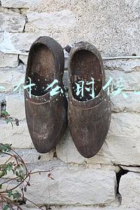 快手什么时候上市的当时每股多少钱(快手2月5日港交所上市：最高发售价115港元)