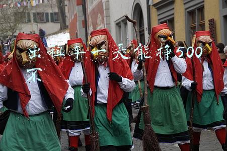 出租车一天能挣500不 出租车一天能挣500不