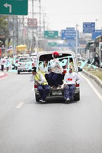 有哪些App可以借钱未成年(直通部委 | 未成年人网络保护条例再次公开征求意见 360手机卫士等14款App被通报)