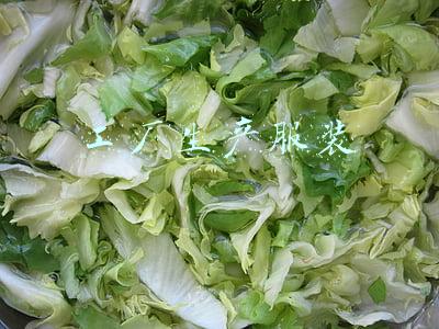 工厂生产服装