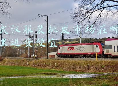 武汉服装批发市场在哪里进货便宜男装(武汉“潮”男装占据全国四成份额，杭州、广州企业来汉开厂开店)