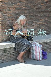 丽人丽妆股吧(丽人丽妆2022一季报：经营稳健韧性强 疫情防控有担当)