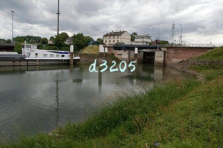 d3205