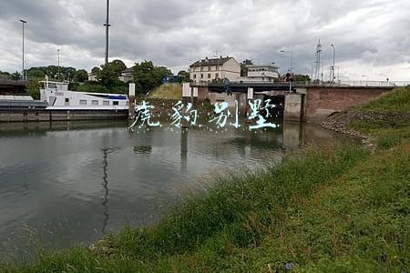 虎豹别墅