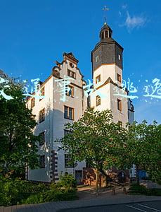 交通事故逃逸怎么处理赔偿(发生交通事故后，机动车驾驶人逃逸的，有关赔偿责任如何承担？)