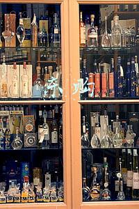 东购与京东(银座股份：京东超级体验店入驻银座石家庄东购店)
